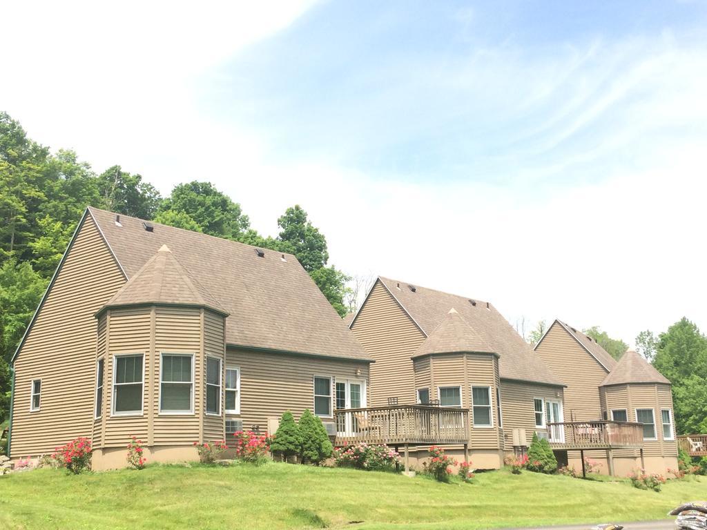 Spruce Hill Inn&Cottages Mansfield Exterior foto